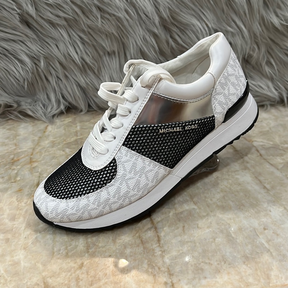 Michael Kors Women’s Leather White/Silver Glitter Low Top Lace up Sneakers. New